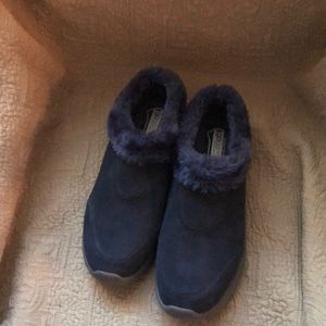Sketchers slip on shoes. Size 9.